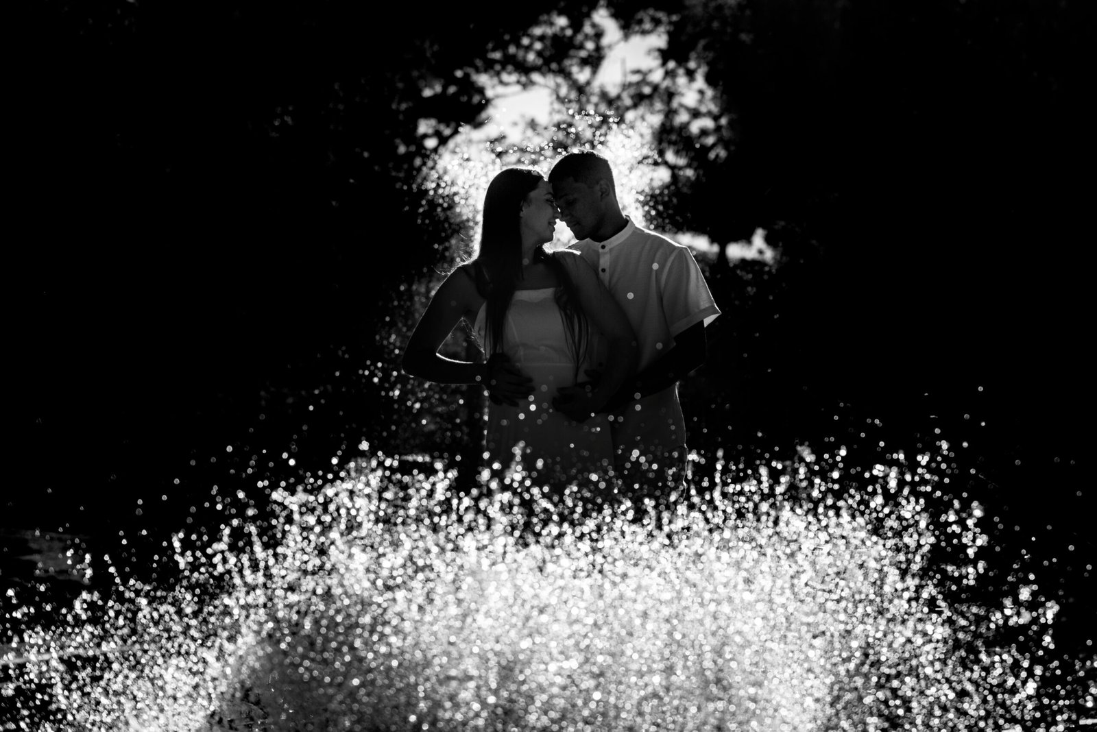 Fotografando com a Essência da Água: Criatividade e Profundidade em Ensaios Pré-Casamento